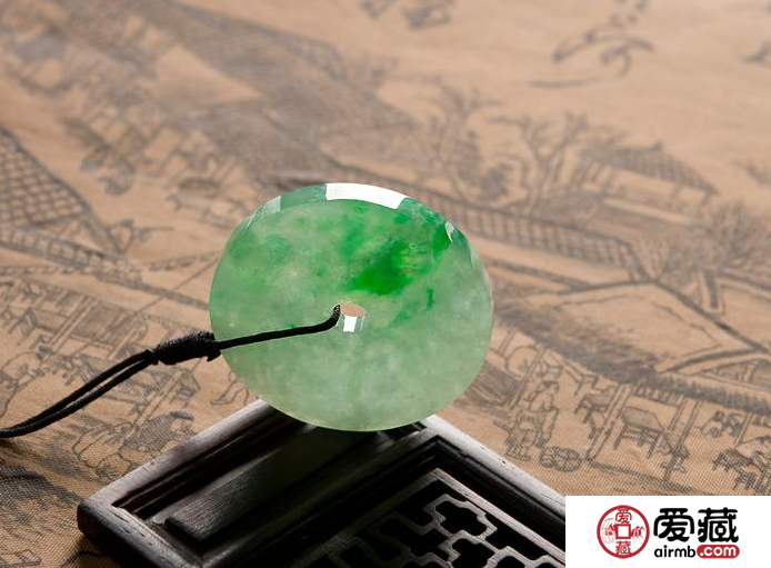 怎樣鑒賞翡翠 翡翠的收藏價(jià)值以”鑒“為先