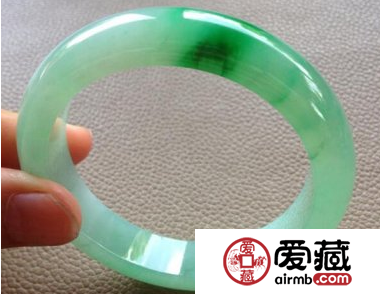 翡翠的瑕疵會影響其價值嗎 翡翠的瑕疵與翡翠價值關系