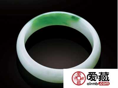 白底青翡翠手镯怎么鉴定 白底青翡翠手镯鉴定