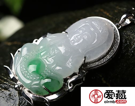 冰糯种翡翠观音吊坠怎样 翡翠观音吊坠有什么寓意