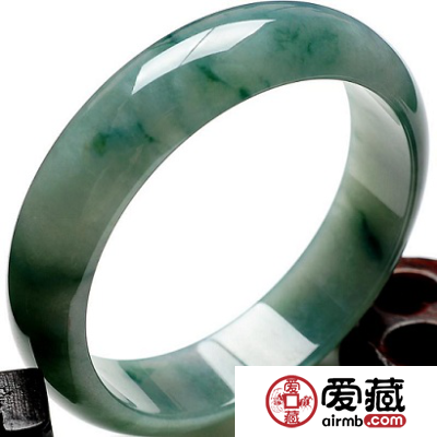 冰糯种翡翠手镯价格多少 冰糯种翡翠手镯价格
