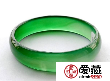 玻璃种帝王绿手镯的价格是多少 价格高不高