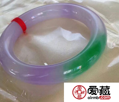 春带彩手镯贵不贵 春带彩手镯市场价格