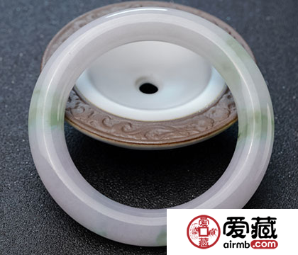 春帶彩手鐲貴不貴 春帶彩手鐲市場價格