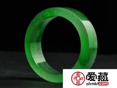 顶级帝王绿翡翠大概多少钱一克 顶级帝王绿翡翠的价格