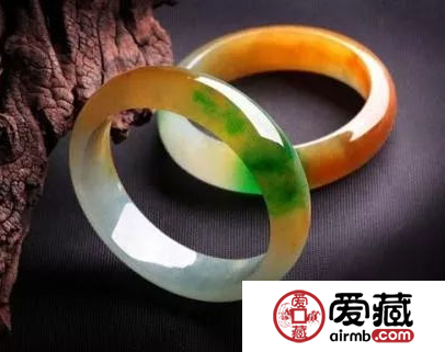 翡翠的黄加绿和黄夹绿是一样的吗 有什么区别