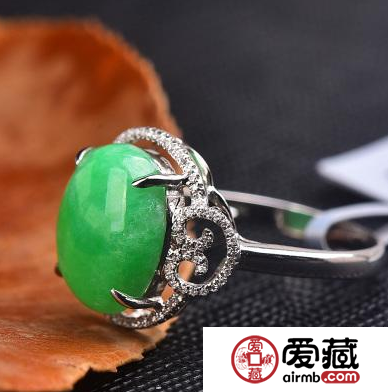 翡翠戒指的价格受哪些因素影响 翡翠戒指价格怎么样