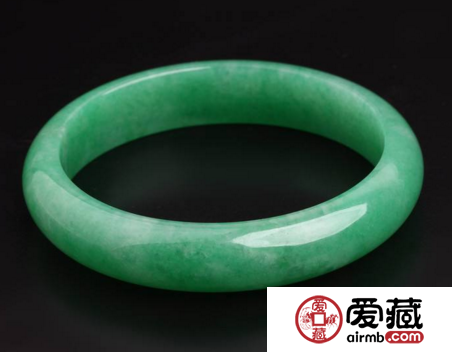 翡翠手镯大概要多少钱 翡翠手镯的价格