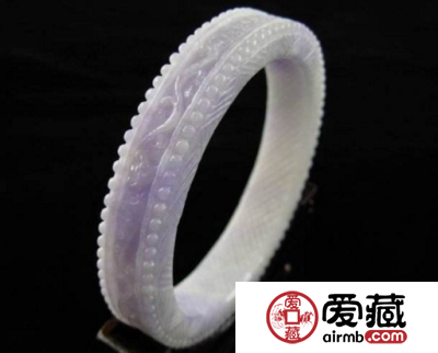 翡翠手镯带紫色有什么寓意 带紫色的翡翠手镯