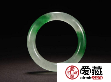 翡翠手镯如何进行日常保养 翡翠手镯日常保养