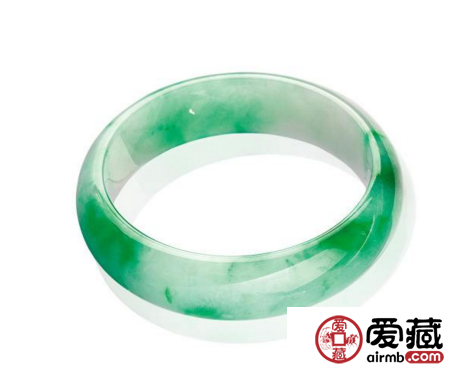 翡翠手镯应该如何选购 什么样的翡翠手镯好