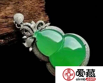 翡翠镶嵌封底的优缺点有哪些 翡翠镶嵌封底好不好