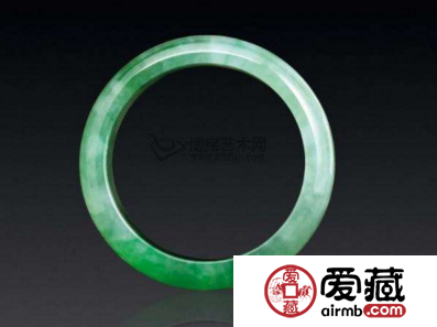 干青种翡翠手镯的价格是多少 干青种翡翠手镯价格