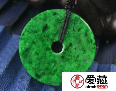 好的干青种翡翠值钱吗 干青翡翠的价格
