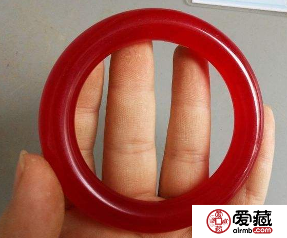 红翡翠手镯的价格怎么样 红翡翠镯子价格