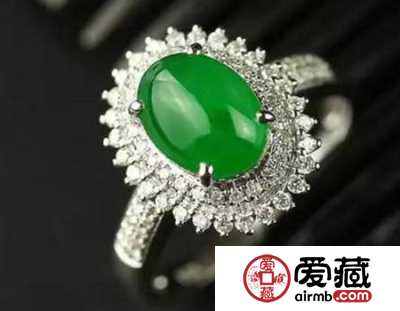 女士翡翠婚戒的挑选要注意什么
