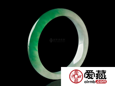 送女朋友翡翠手镯什么样的好 怎么选购