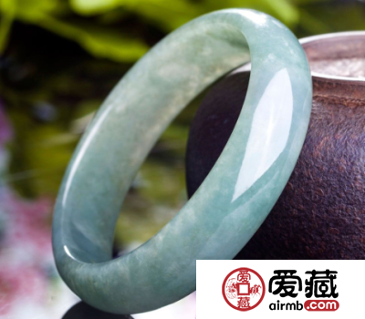 油青种翡翠手镯鉴别真假的方法