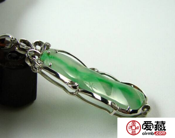 怎么挑選金絲種翡翠 首先看顏色分布