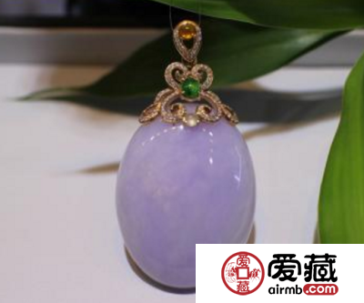 紫罗兰翡翠吊坠的价格贵不贵 大概多少钱