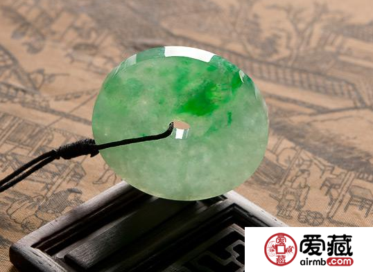 翡翠摔出裂痕怎么办 佩戴常见的三个问题