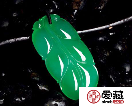  翡翠和岫岩玉有什么不同 区别在哪