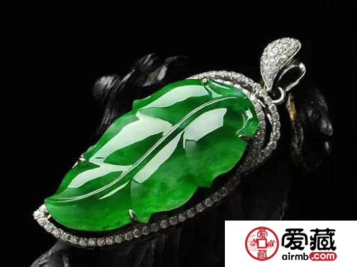  翡翠和岫岩玉有什么不同 区别在哪