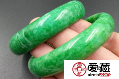 翡翠和蓝田玉的区别是什么