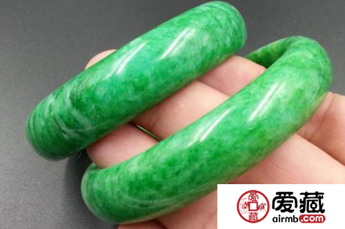 翡翠和蓝田玉的区别是什么