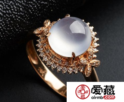 翡翠戒面的价格很贵吗 影响价格的原因是什么
