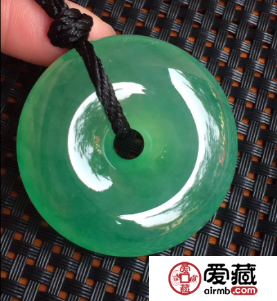 翡翠平安扣有什么寓意哲学