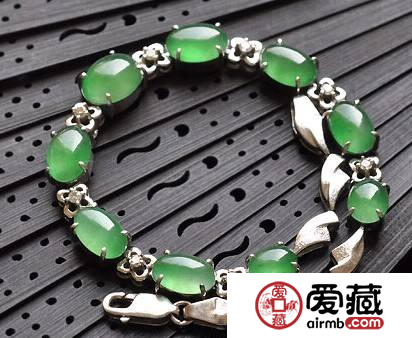 翡翠手鏈?zhǔn)裁搭伾詈?佩戴有哪些講究