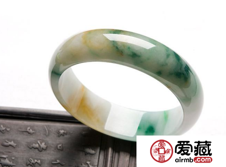 翡翠手鐲裂紋怎么看 裂紋會(huì)影響其價(jià)值嗎