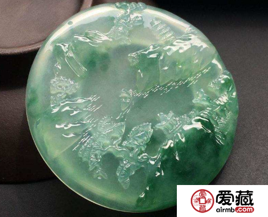 翡翠形成的主要原因是什么