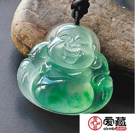 佩戴翡翠玉佛佛公的寓意好处是什么 佩戴翡翠玉佛佛公的寓意好处是什么