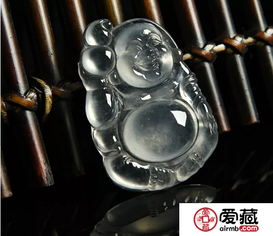 佩戴翡翠玉佛佛公的寓意好处是什么 佩戴翡翠玉佛佛公的寓意好处是什么