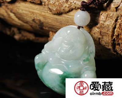 翡翠玉佛有哪些造型 分别适合哪些人群