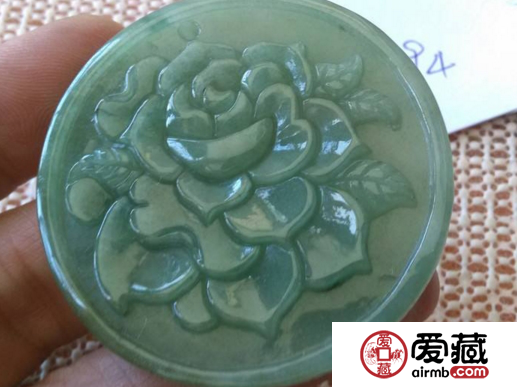 翡翠雕刻牡丹花寓意是什么 寓意姻缘美满