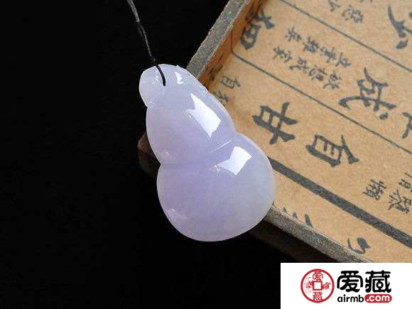 估价6亿的紫罗兰翡翠戒指竟然是这样的 这点要注意了