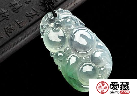 翡翠送礼有哪些讲究和忌讳 千万别送错了！