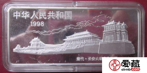 红楼梦宝黛读书仕女图5盎司彩银币价值大,受到广大藏家的关注和 红楼梦宝黛读书仕女图5盎司彩银币价值大,受到广大藏家的关注和