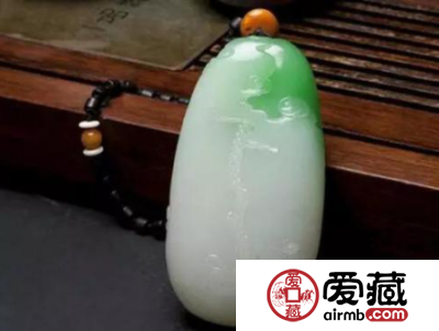 花青种翡翠和白底青种有什么不同点