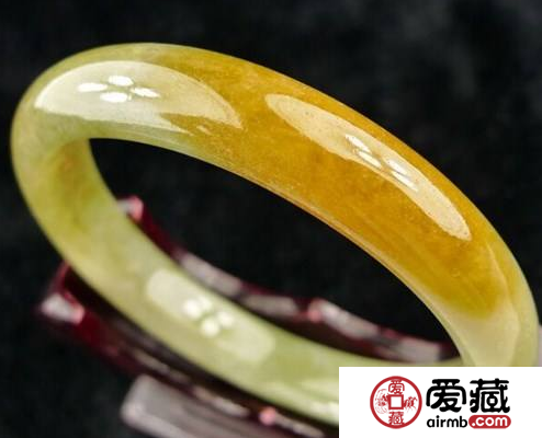 黃翡翠手鐲價(jià)格怎么樣 如何挑選黃翡翠手鐲