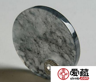 墨翠與黑翡翠的區別是什么 我們該如何辨別 墨翠與黑翡翠的區別是什么 我們該如何辨別