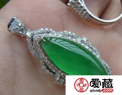 翡翠戒面的款式形状有哪些 这种你肯定没过