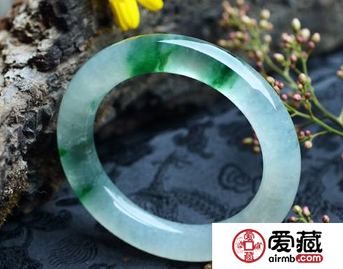 如何鉴别翡翠手镯 4步教你鉴别