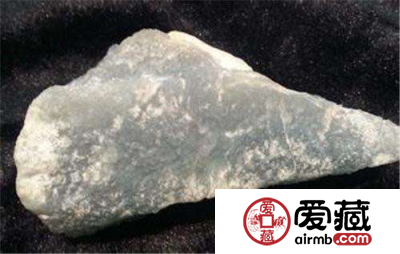 鉴别无色玻璃种翡翠原石的方法有哪些