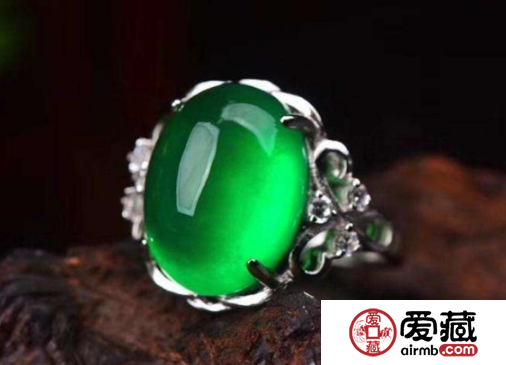 如何辨别翡翠好坏 “七字口诀”轻松搞定