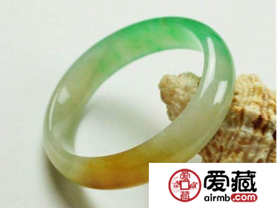 如何区分翡翠正品和赝品 听听专家的建议