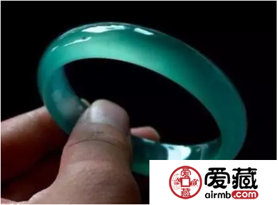 蓝水翡翠的价值怎样 如何挑选蓝水翡翠